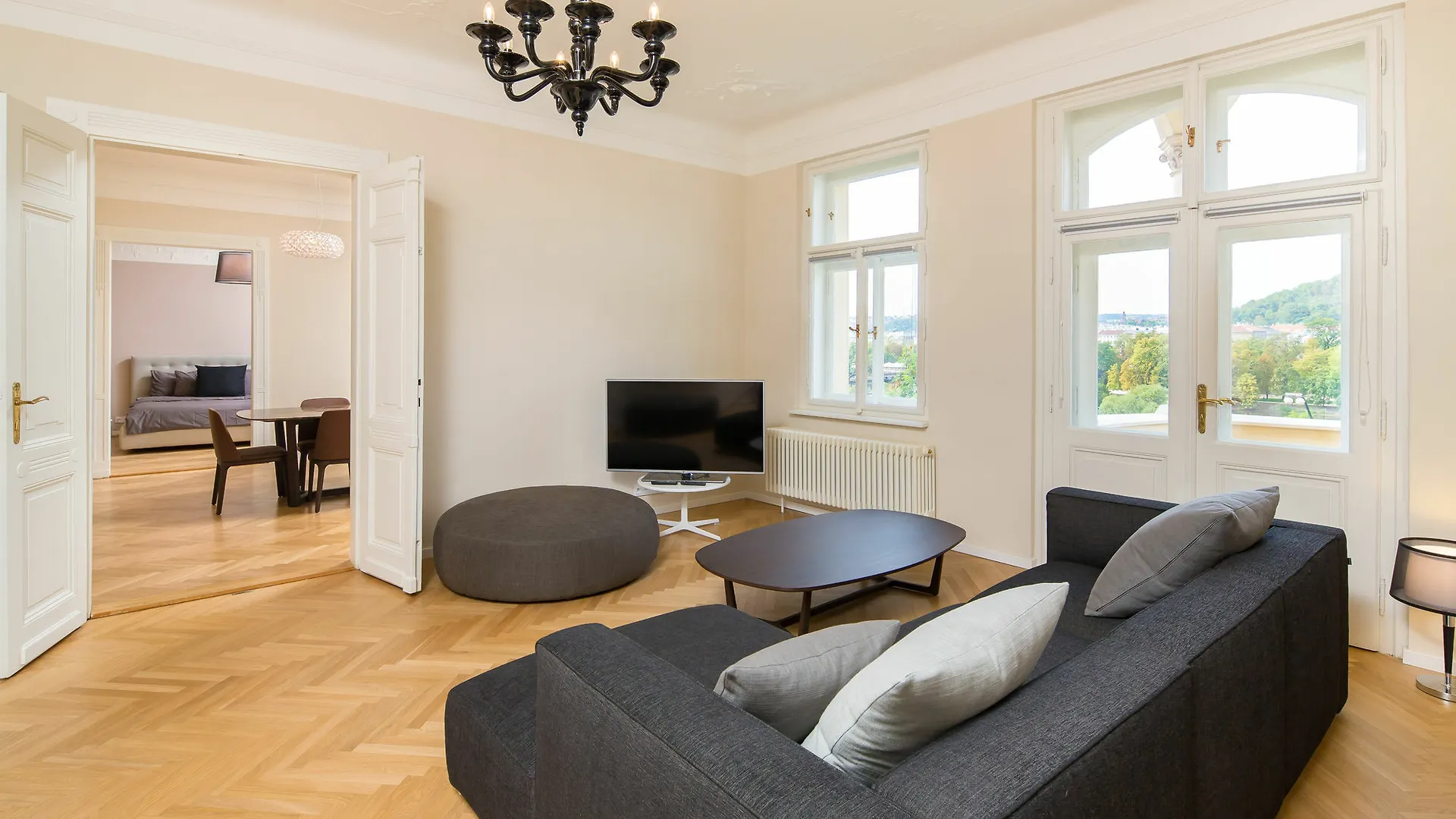 D22 Luxury Apartments Old Town location
